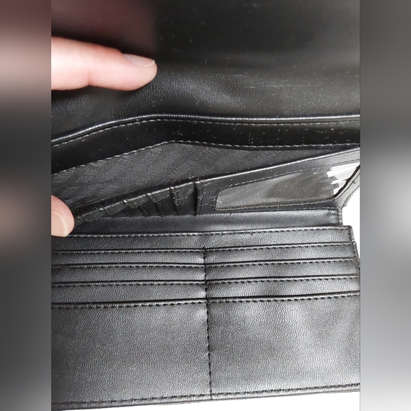 Steve Madden black wristlet - Picture 5 of 6